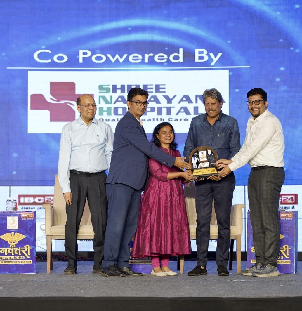 Dhanwantari Award from IBC24 CGMP presented by legendary cricketer, Kapil Dev